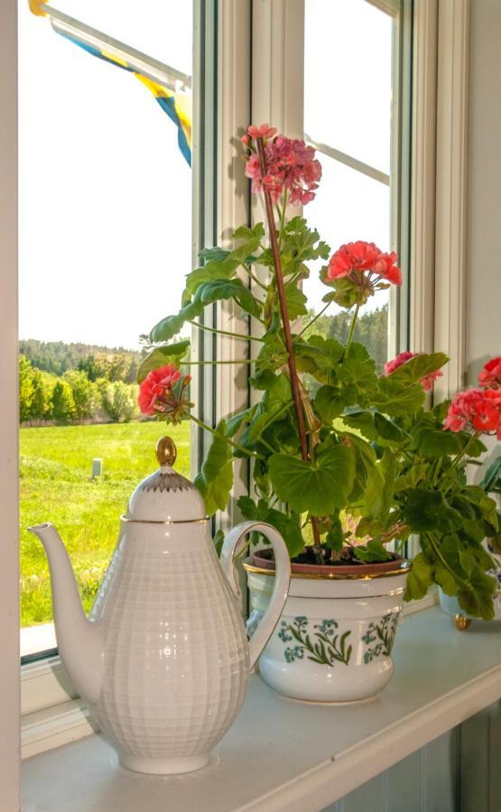 Tegneby Tavlebords Honungsgard旅馆 外观 照片